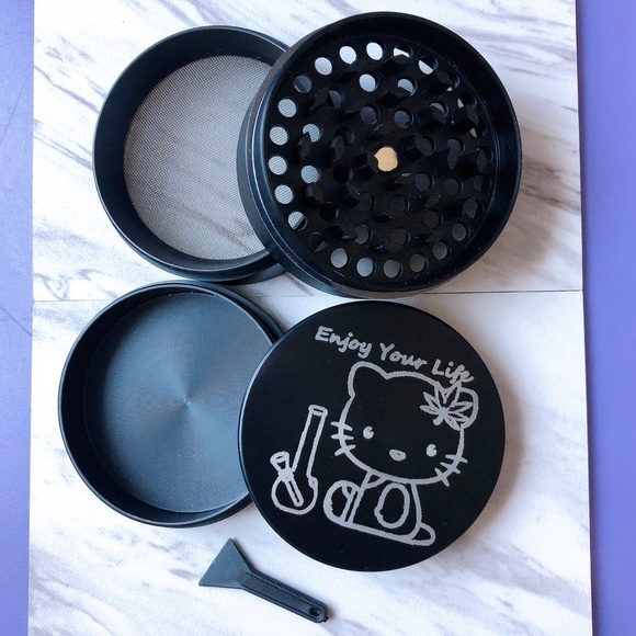 Kitchen grinder hello kitty grinder 2.2” 55mm - Picture 8 of 8